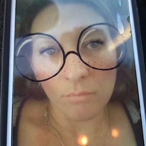 Meet your Posher, Monica